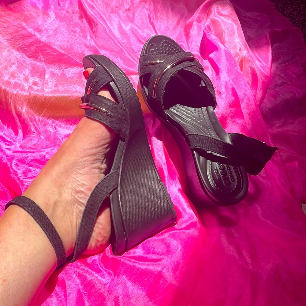 Black crocs strappy sandals size 9